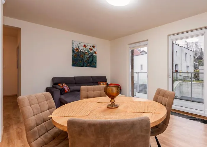 By The Forest * 格丁尼亚